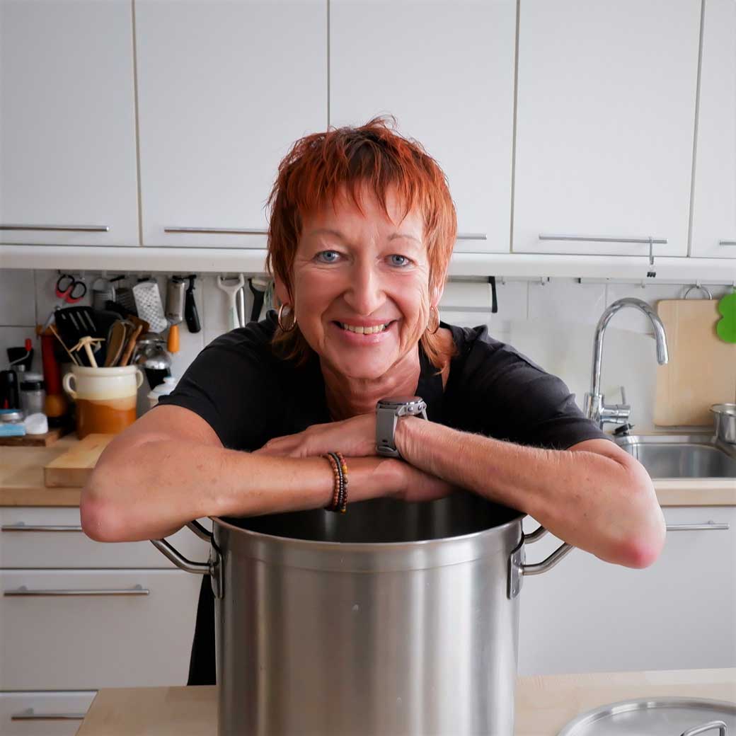 Eva Rossmann, liest bei KU.BA im Marchfeld (c)Ernest Hauer Eva Rossmann, liest bei KU.BA im Marchfeld (c)Ernest Hauer